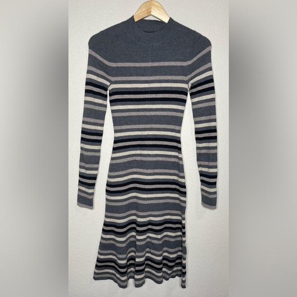 Theory Canonical Gray Wool Blend Mock Neck Striped Sweater Dress Size Small - Picture 3 of 6